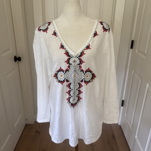 Reba White Embroidered‎ Red Blue Cross 3/4 Sleeve Tunic Cotton Top Sz L Western - Picture 1 of 9